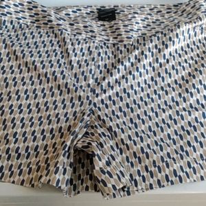 Anne Taylor Signatures shorts
